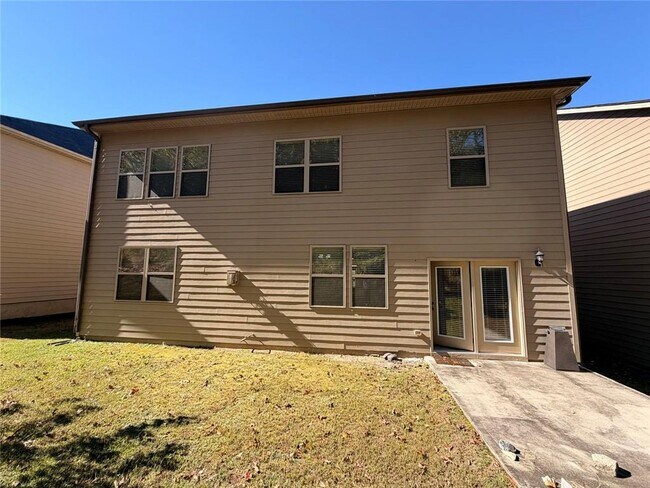 Building Photo - 235 Broadmoor Dr