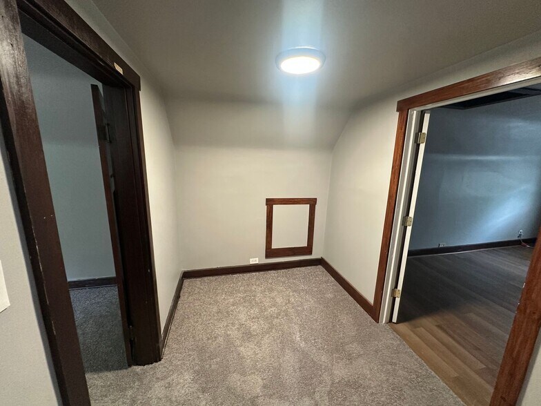 Building Photo - 2322 Ravine St