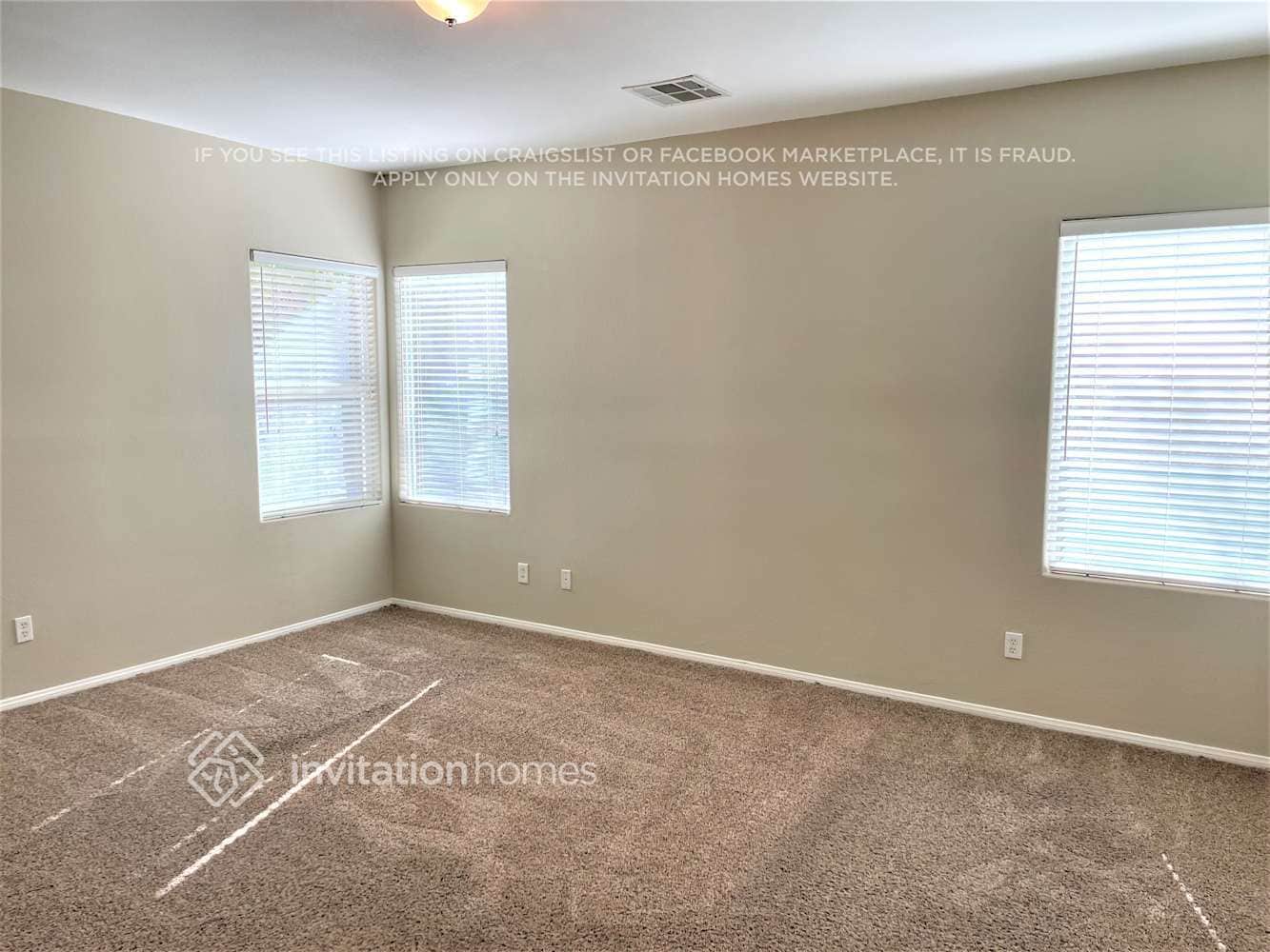 Building Photo - 2687 Thornview St