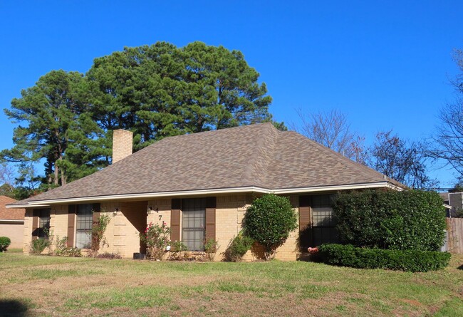 Building Photo - South Tyler - Beautiful 3 Bedroom, 2 Bath ...