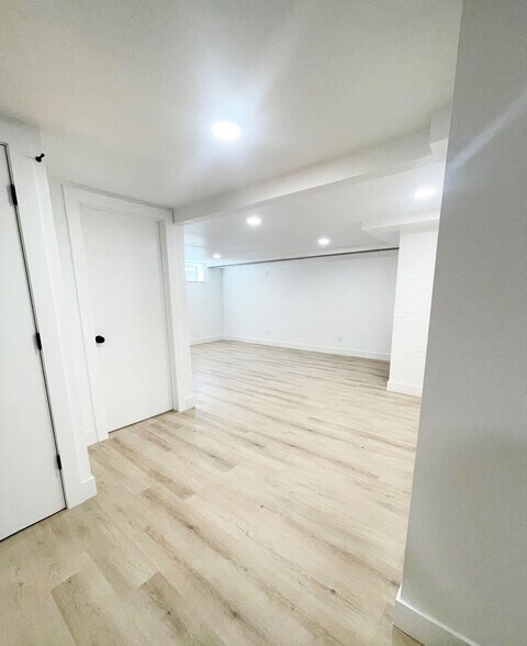 Laundry Room / Living Room - 491 S Otis St