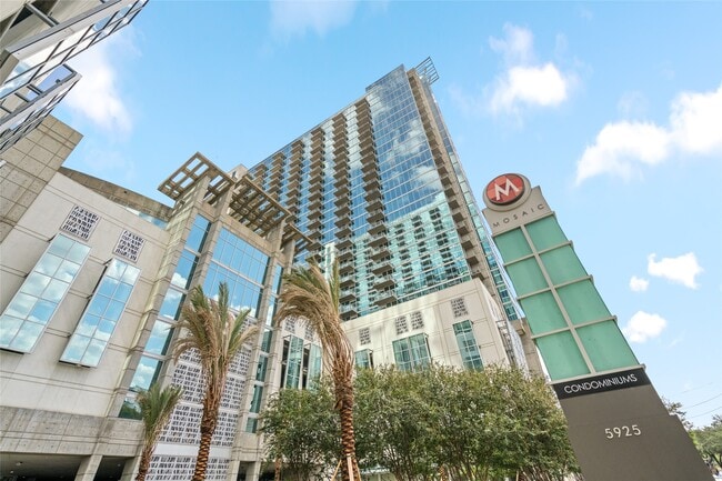 Building Photo - 5925 Almeda Rd