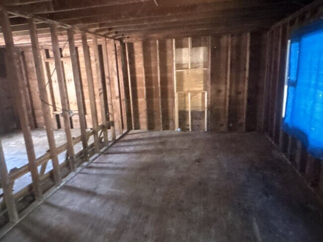 Building Photo - 214 Spruce St