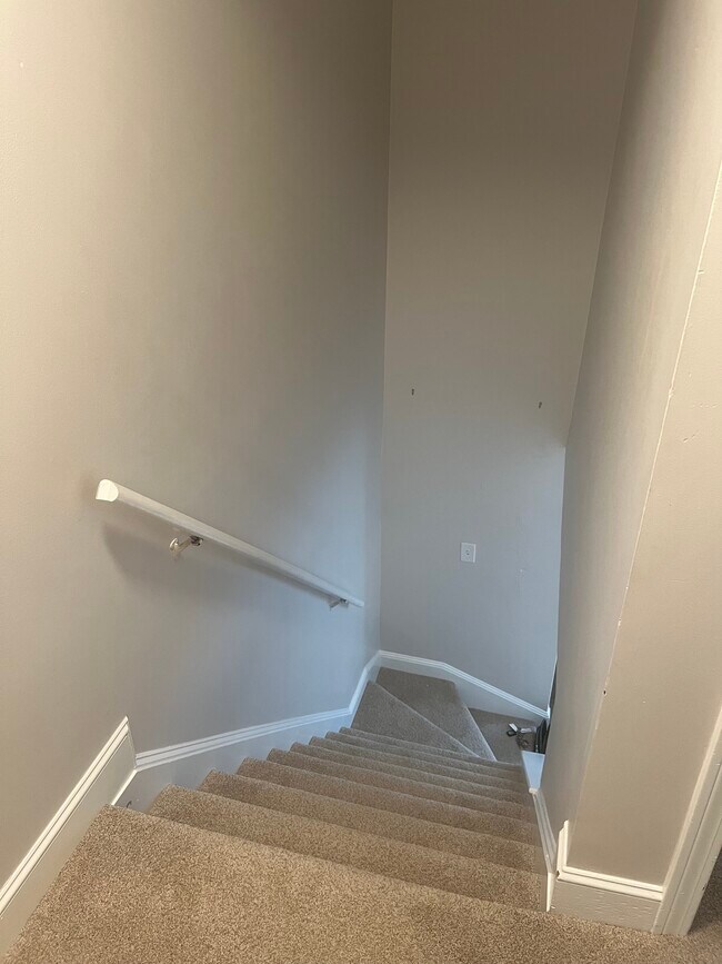 Stairs - 15 Townhouse Rd