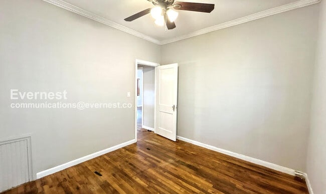 Building Photo - 2-Bedroom Home with Fenced Yard / Pet-Frie...