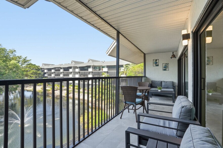 Building Photo - 600 Neapolitan Way