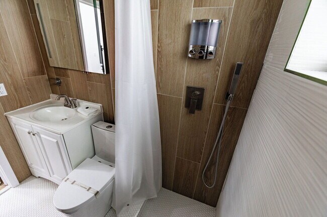 Building Photo - 2655 Key Largo Ln