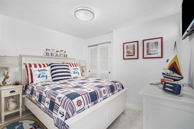 Building Photo - 7135 Collins Ave