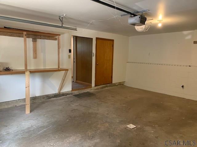 Building Photo - 108 Dell St