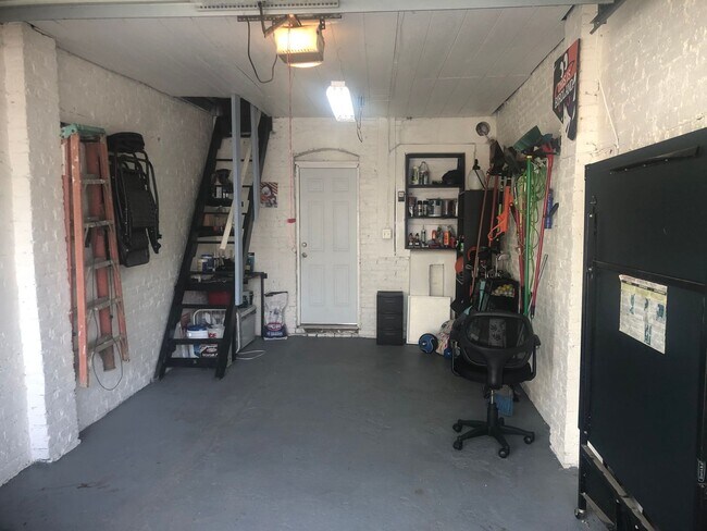 Building Photo - 3307 Paine St