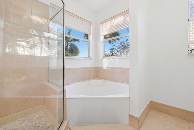 Building Photo - 16372 SW 62nd Ter