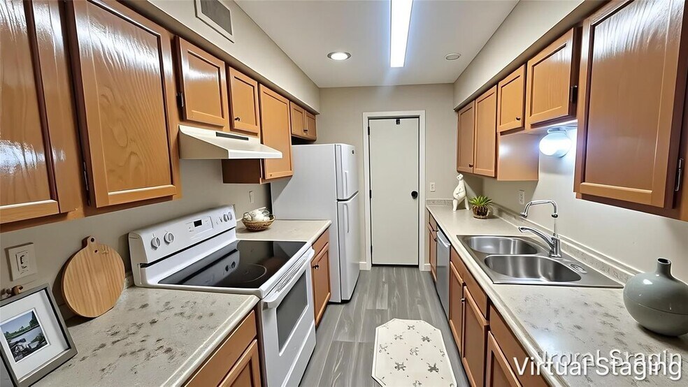 Building Photo - 7400 Bellerive Dr