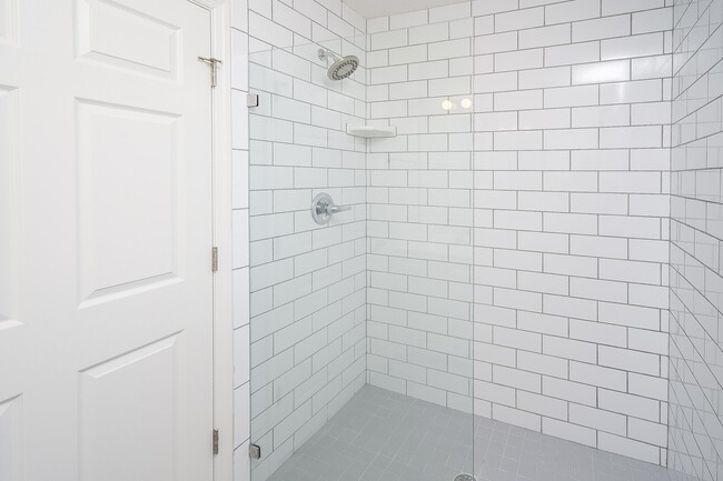Building Photo - 874 Ervin St
