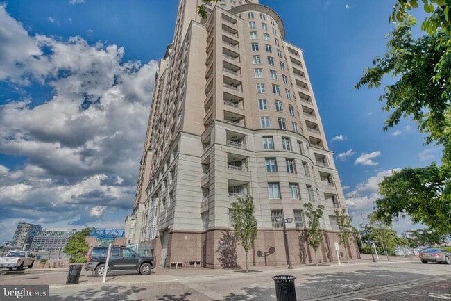 Building Photo - 100 Harborview Dr