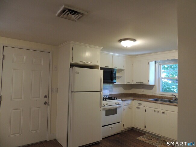 Building Photo - 382 Winthrop Ave