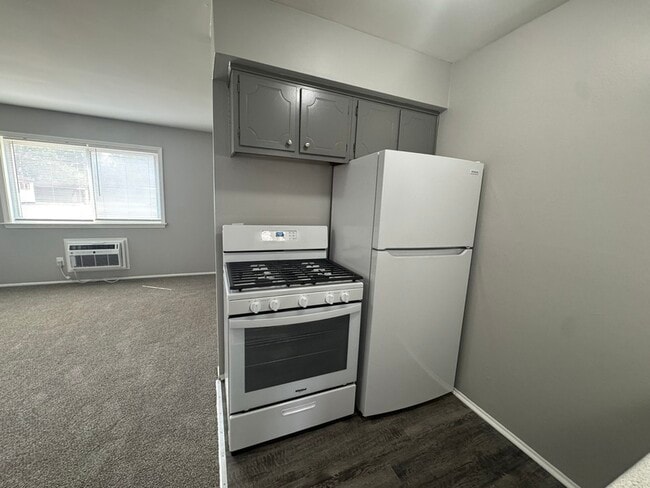 Building Photo - 4441 Oakwood