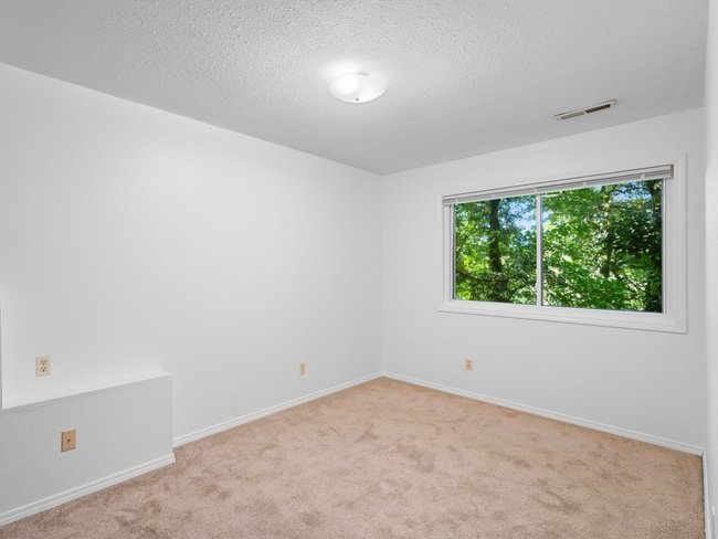 Building Photo - 1107 Meadowview Ct