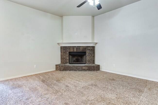 Building Photo - 13811 Uvalde Ave