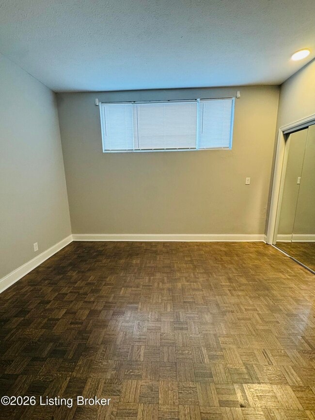 Building Photo - 153 Thierman Ln