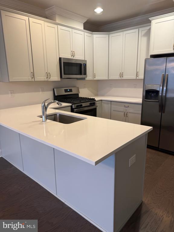 Building Photo - 220 Charles Ellis Dr