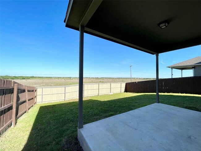 Building Photo - 137 Carlina Lp