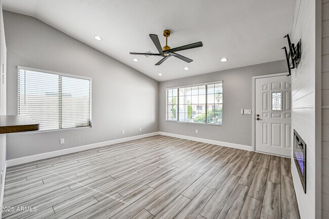 Building Photo - 3735 W Charlotte Dr