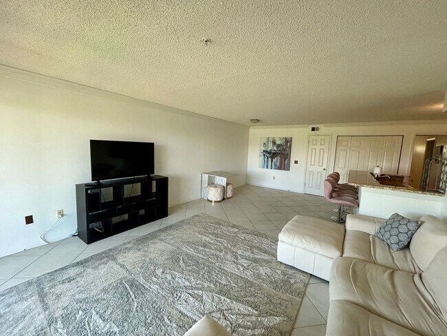 Building Photo - 2400 Feather Sound Dr