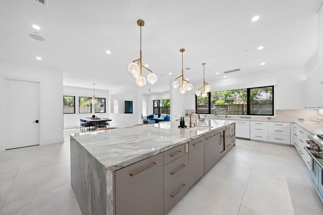 Building Photo - 467 Gingham Dr