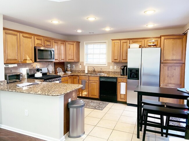 Building Photo - 219 Satinwood Dr