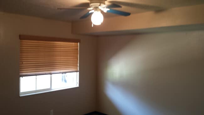 Building Photo - Beautiful North Ogden Town home for Rent