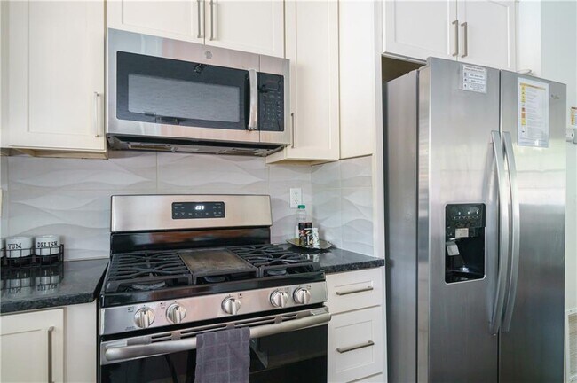 Building Photo - 942 Cadencia Way SW