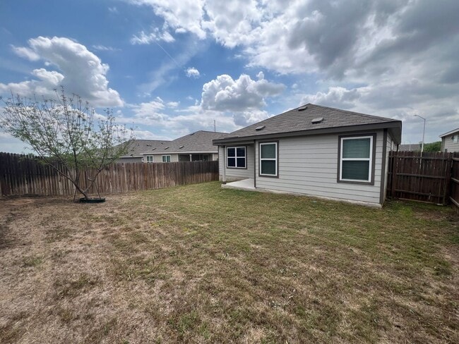 Building Photo - 3/2 in VOSS FARMS