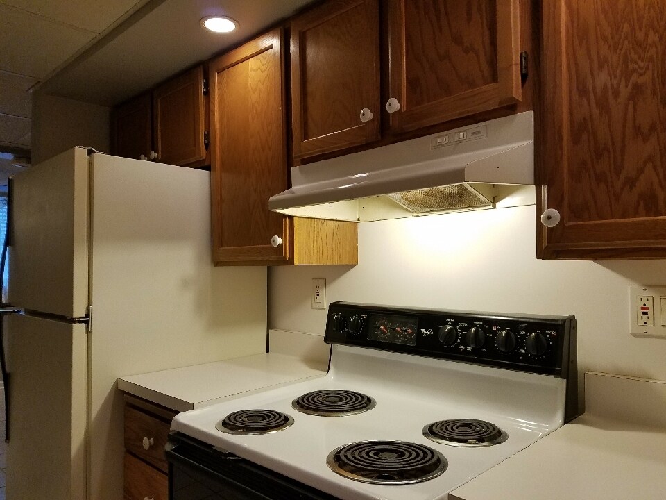Kitchen - 1717 Monroe Ave