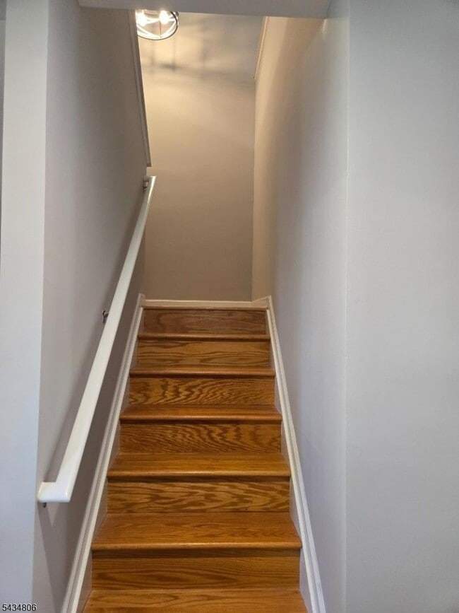 Building Photo - 313 Winthrop Dr