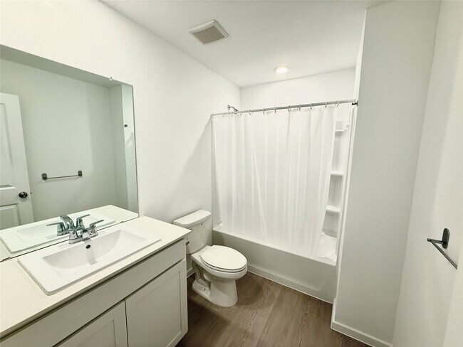 Building Photo - 31507 Casamari Dr