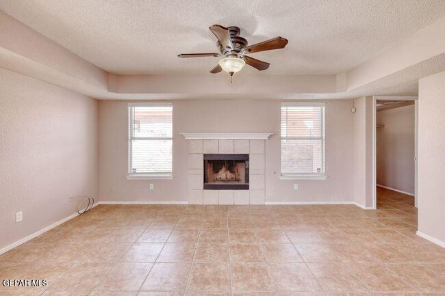 Building Photo - 12209 Chato Villa Dr