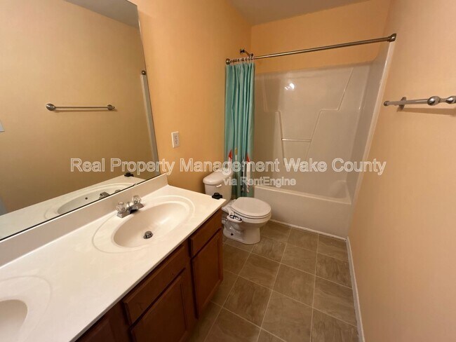 Building Photo - 5323 Seaspray Ln