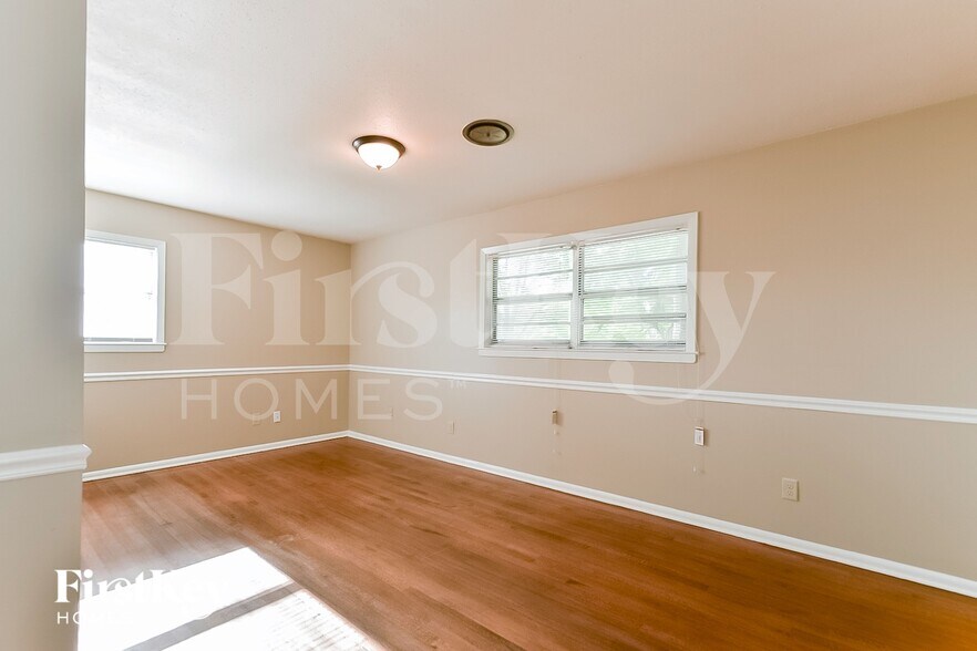 Building Photo - 416 Cardinal Dr