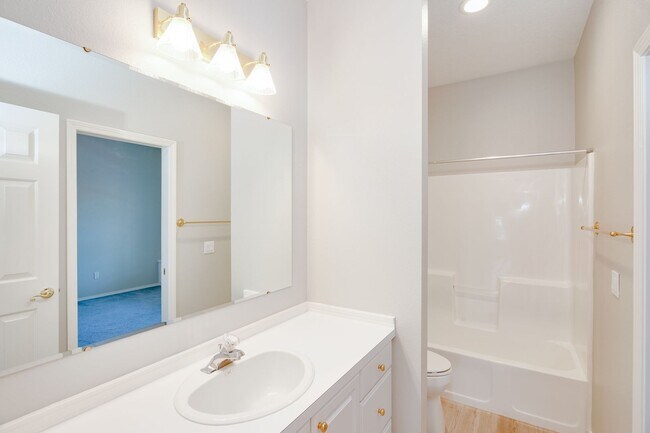 Building Photo - 3 Bedroom Farm House For Rent