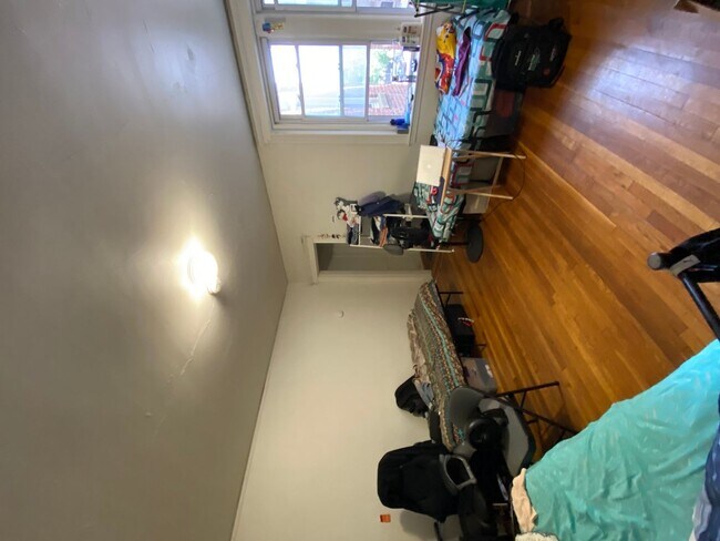 Building Photo - 1 Bedroom