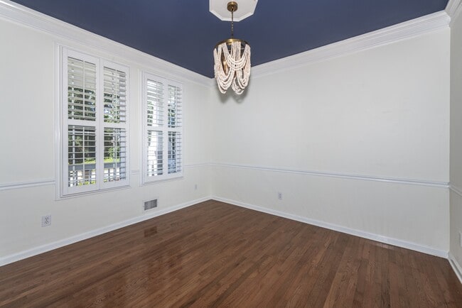 Building Photo - 5707 Community Ln