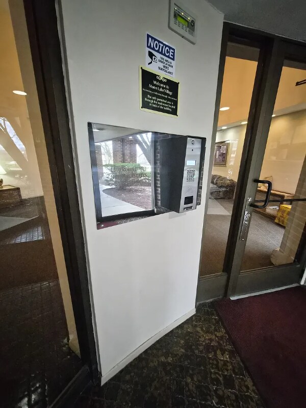 Building Photo - 1500 Robin Cir