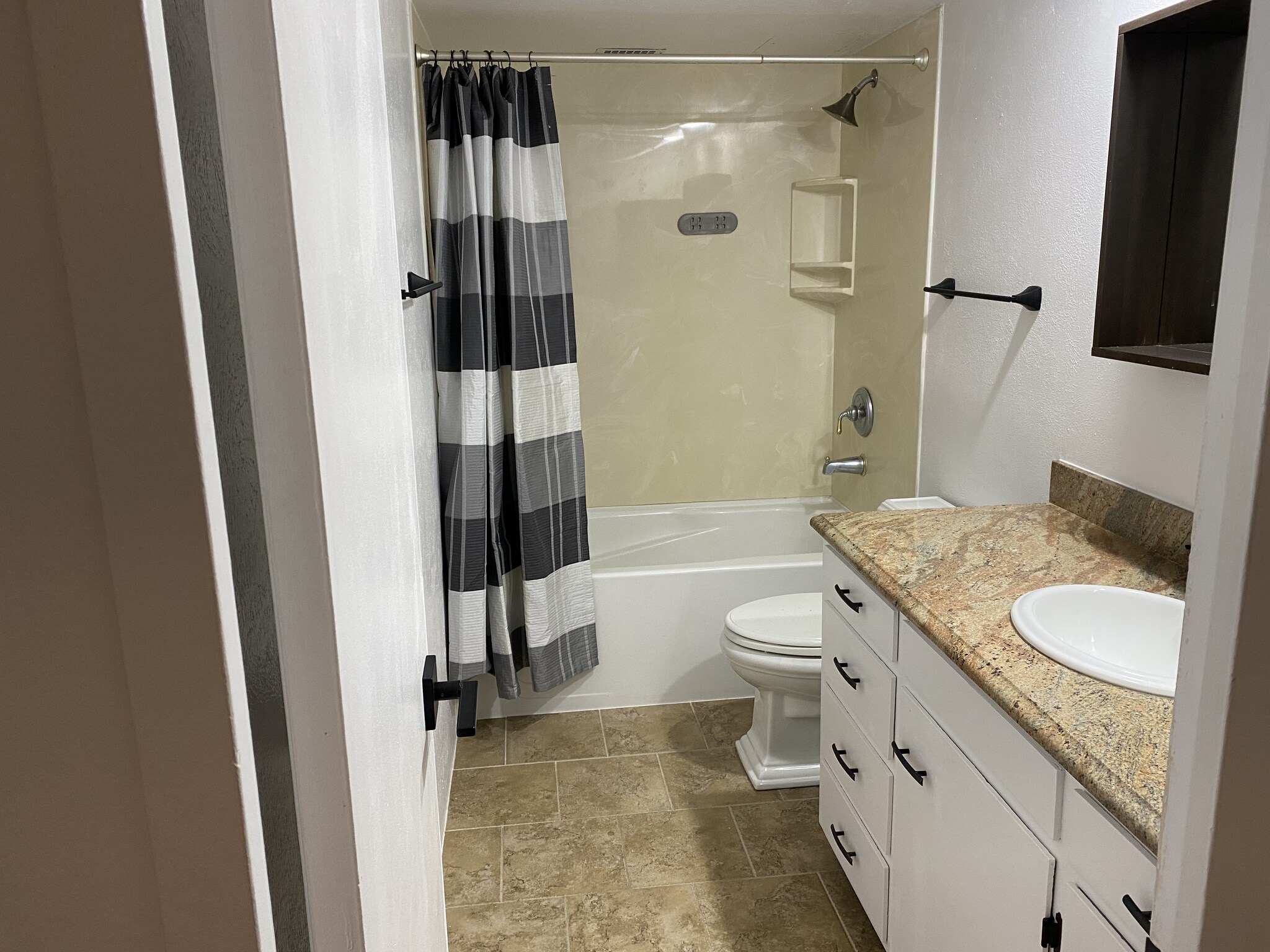 Bathroom - 790 N Washington St