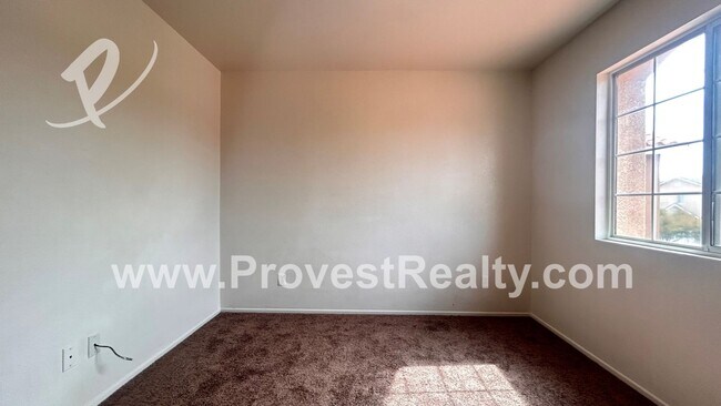 Building Photo - 3 Bed, 2 Bath Victorville Home!!