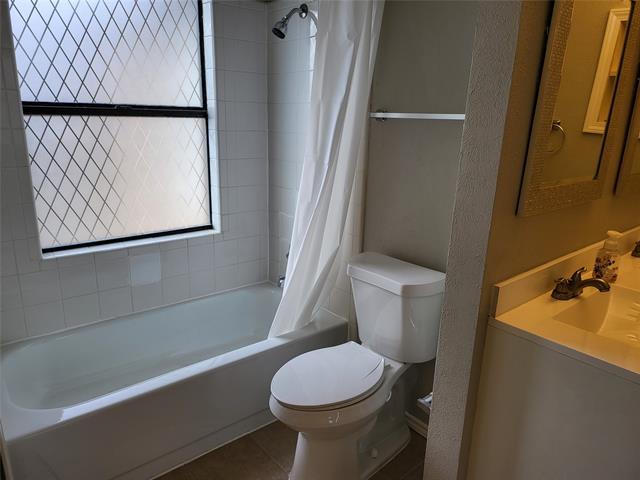 Building Photo - 3335 Briaroaks Dr