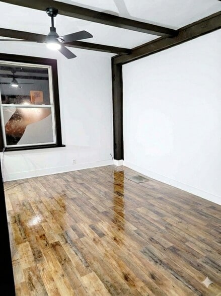 Building Photo - 103 Lincoln Hwy W