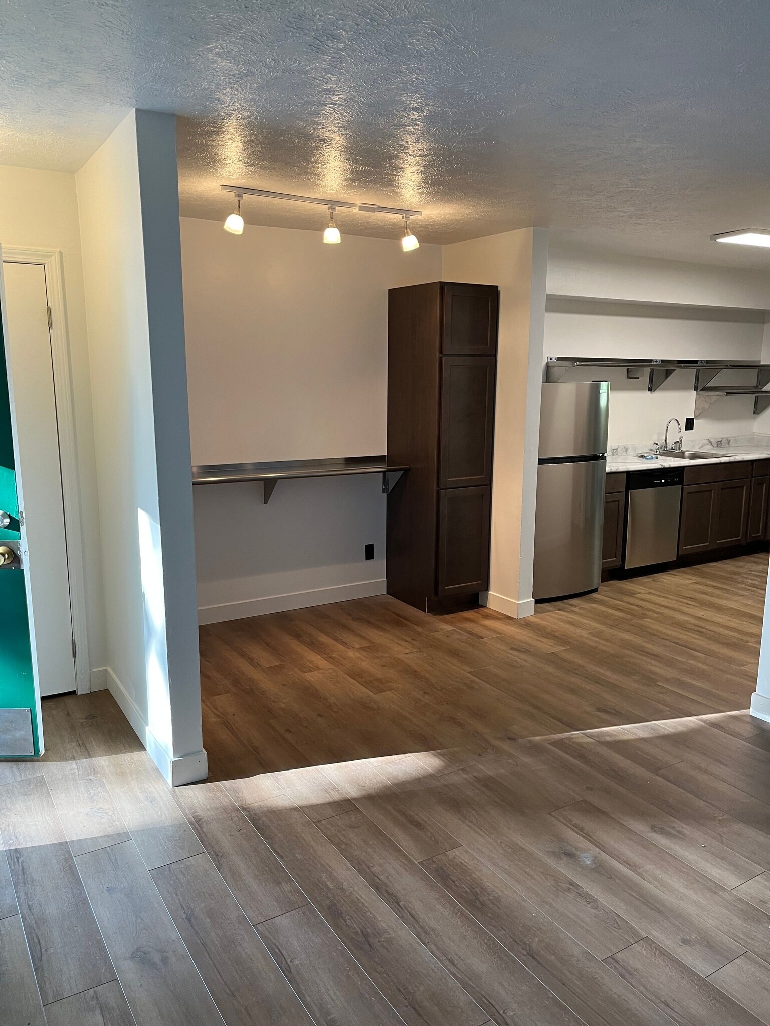 Building Photo - Reside 517 LLC