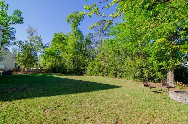 Building Photo - Spacious 4-Bedroom Sanctuary with 3 Full Baths in Hampstead – Your Dream Home Awaits! No pets all...