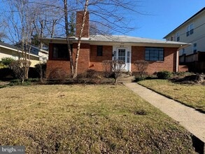 Building Photo - 857 N Jacksonville St
