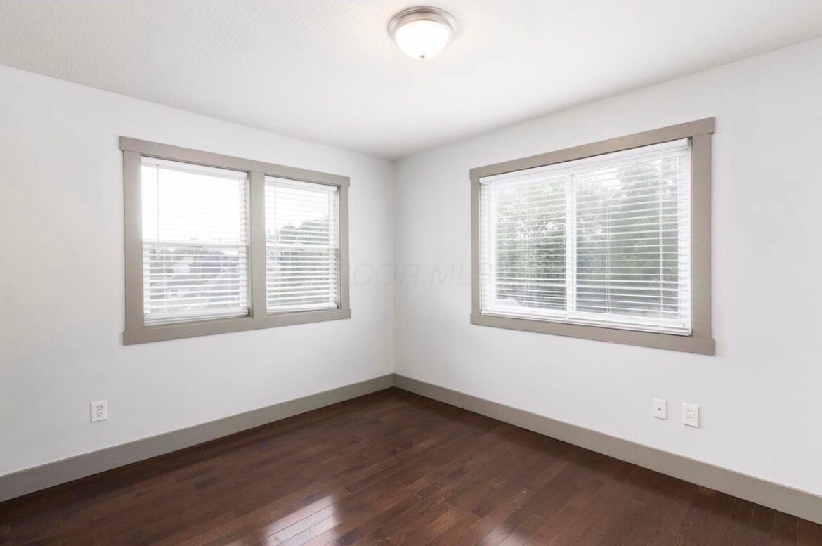 Building Photo - 2411 Indianola Ave